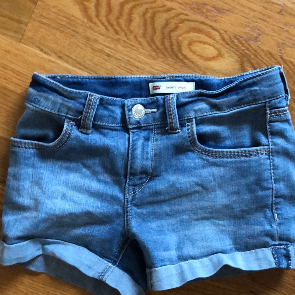 Levi’s shorty shorts